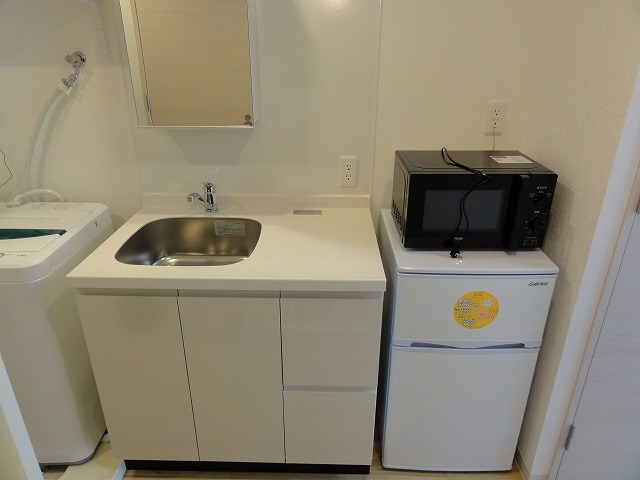 キッチン　電子レンジ、冷蔵庫