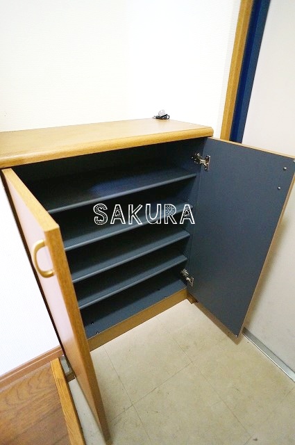 玄関　シューズボックス付きの玄関です♪