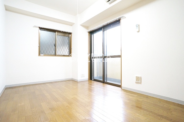 居室・リビング　使いやすい形の為、レイアウトを楽しめます♪