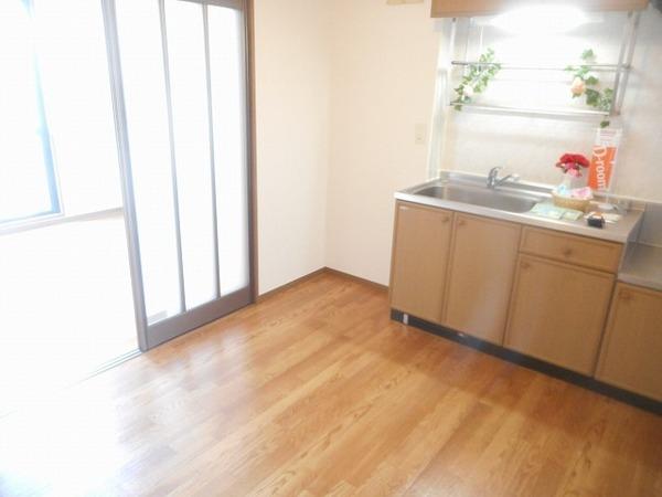 居室・リビング　フローリング！