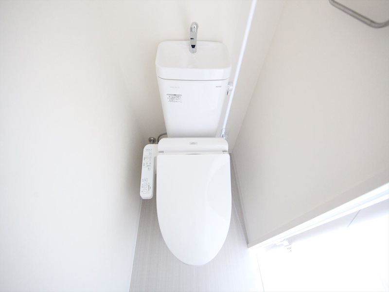 トイレ　温水洗浄暖房便座付トイレ