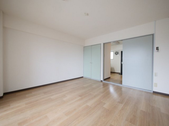 居室・リビング　※他号室の写真です。