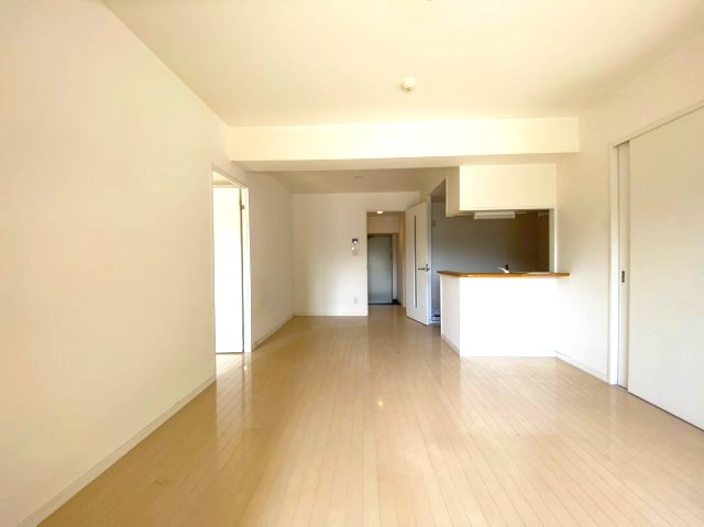 居室・リビング　903号室の写真になります