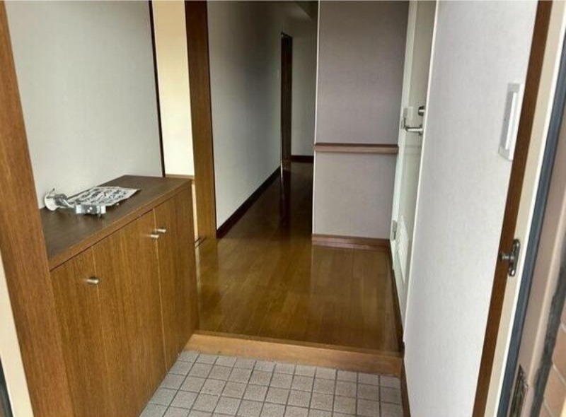 玄関　図面と現状に相違がある場合には現状を優先