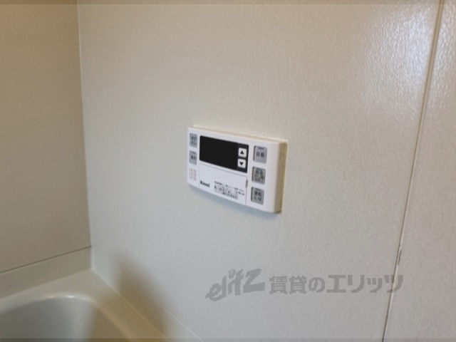 その他設備　給湯器リモコン