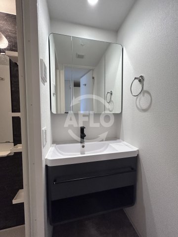 洗面設備　セレニテ江坂ミラク　洗面台