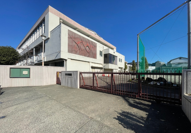 中学校　府中市立浅間中学校（中学校）まで621m