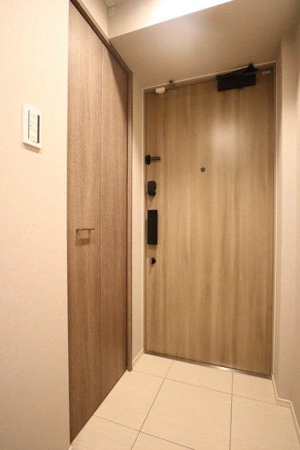 玄関　同間取り別部屋参考写真