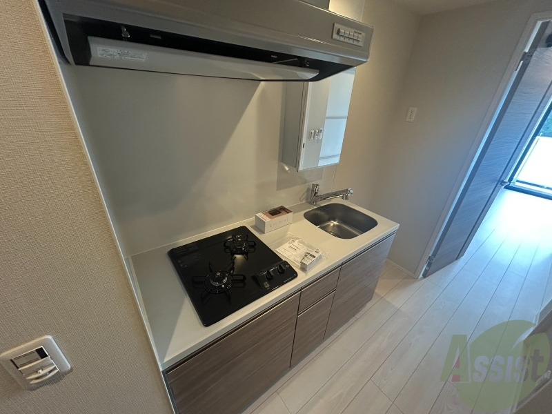 キッチン　２口コンロ付きで調理スペースもあるキッチンです。