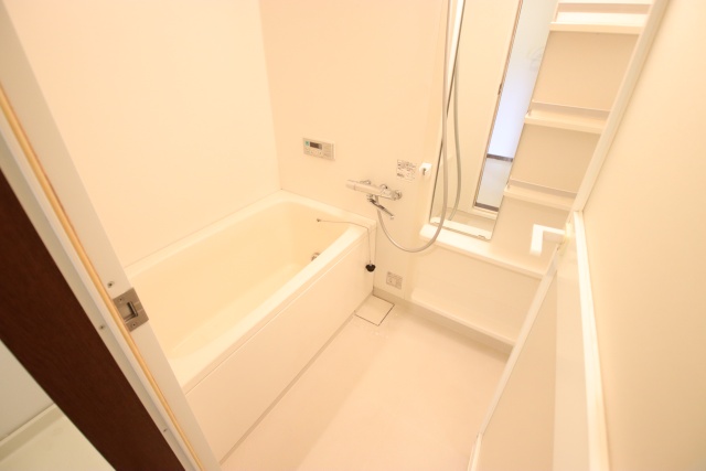 バス・シャワールーム　※別室の参考写真の為、現況優先です。