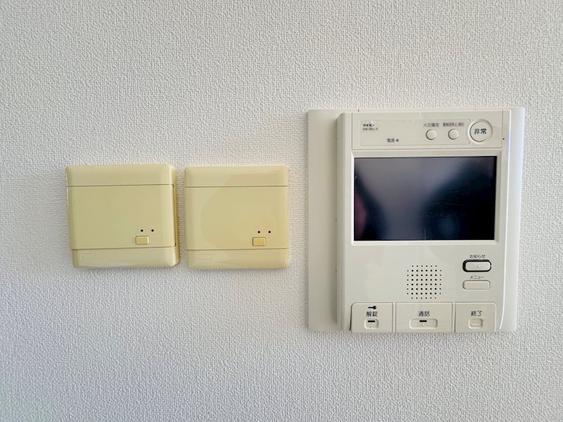 セキュリティ　モニター付きインターホン