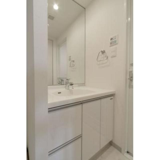 洗面設備　コンパクトで使いやすい洗面所