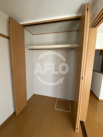 収納　エーデ田辺　クローゼット