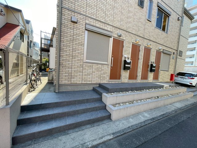 エントランス　★エントランス周りもキレイです★