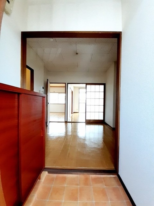 玄関　図面と現状に相違がある場合には現状を優先