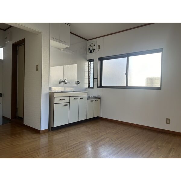 キッチン　広く使えるので快適に料理ができます。