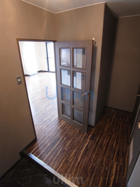 玄関　※他のお部屋です、ご参考までに