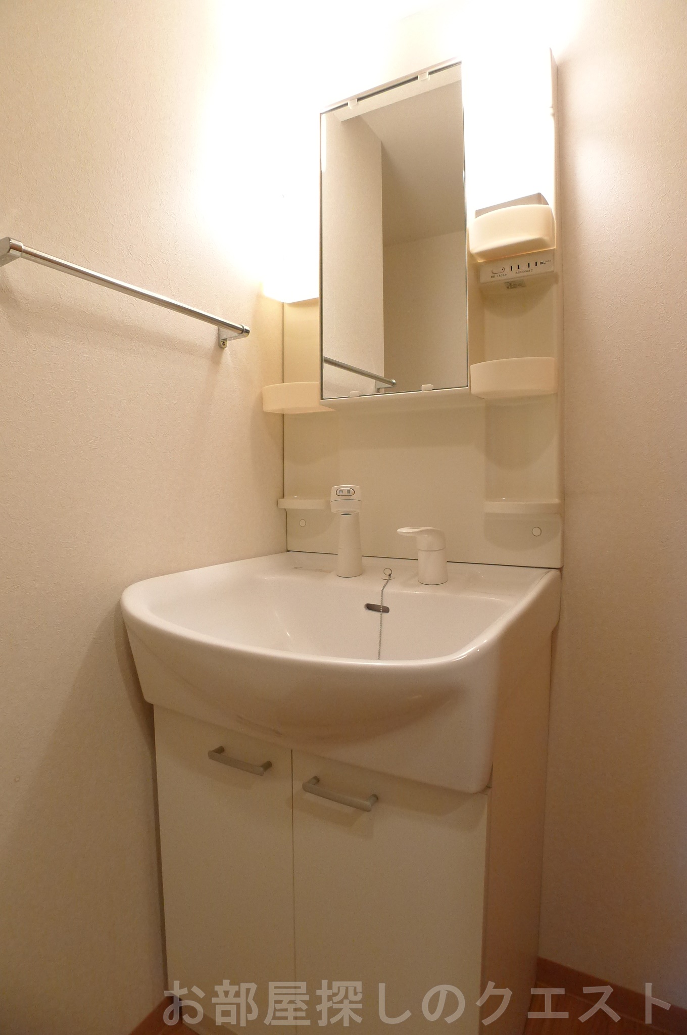 洗面設備　（写真は同タイプ）