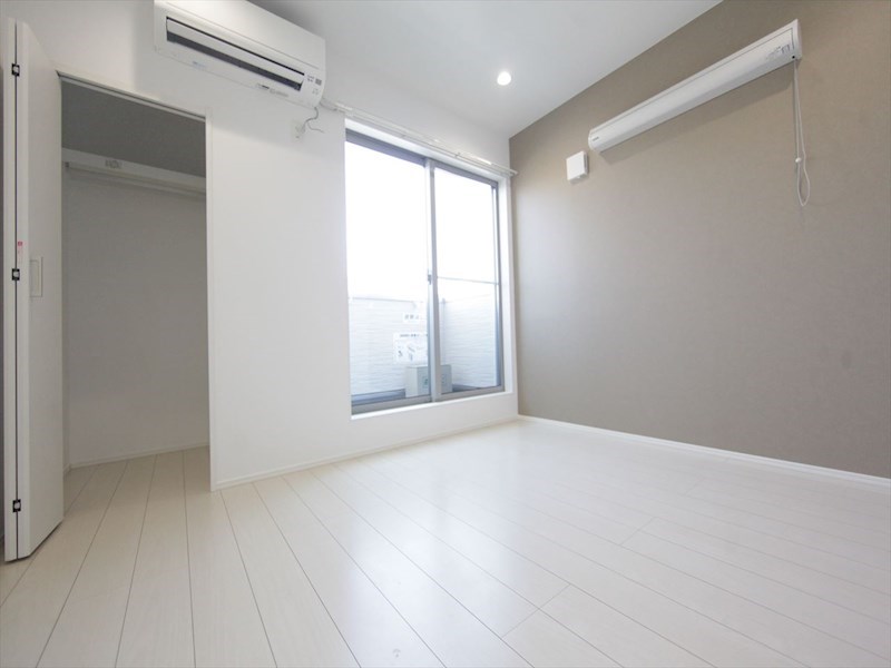 バルコニー　洋室6.1帖　エアコン付　クローゼット付　バルコニー