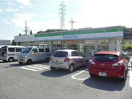 コンビニ　ファミリーマート 天野谷戸公園前店（コンビニ）まで257m