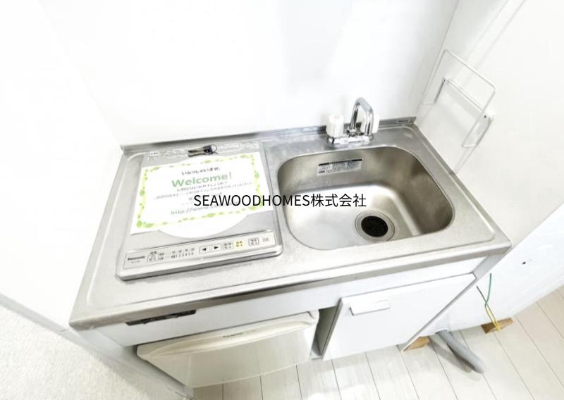 キッチン　お手入れしやすい衛生的なシンク周り。