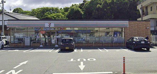 コンビニ　セブンイレブン 久留米上津町店（コンビニ）まで795m