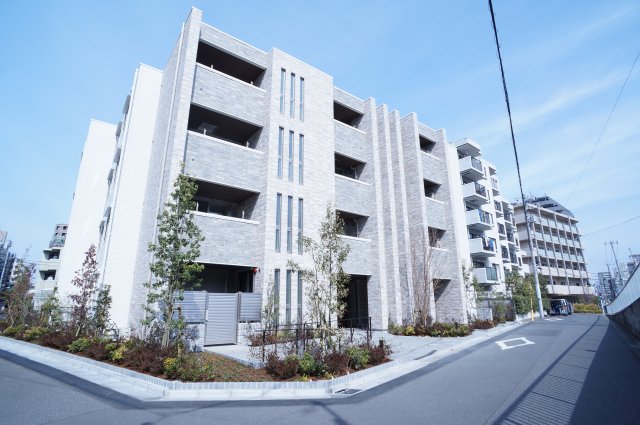 建物外観　積水ハウス施工高品質住宅「シャーメゾン」耐震性に優れた建物で