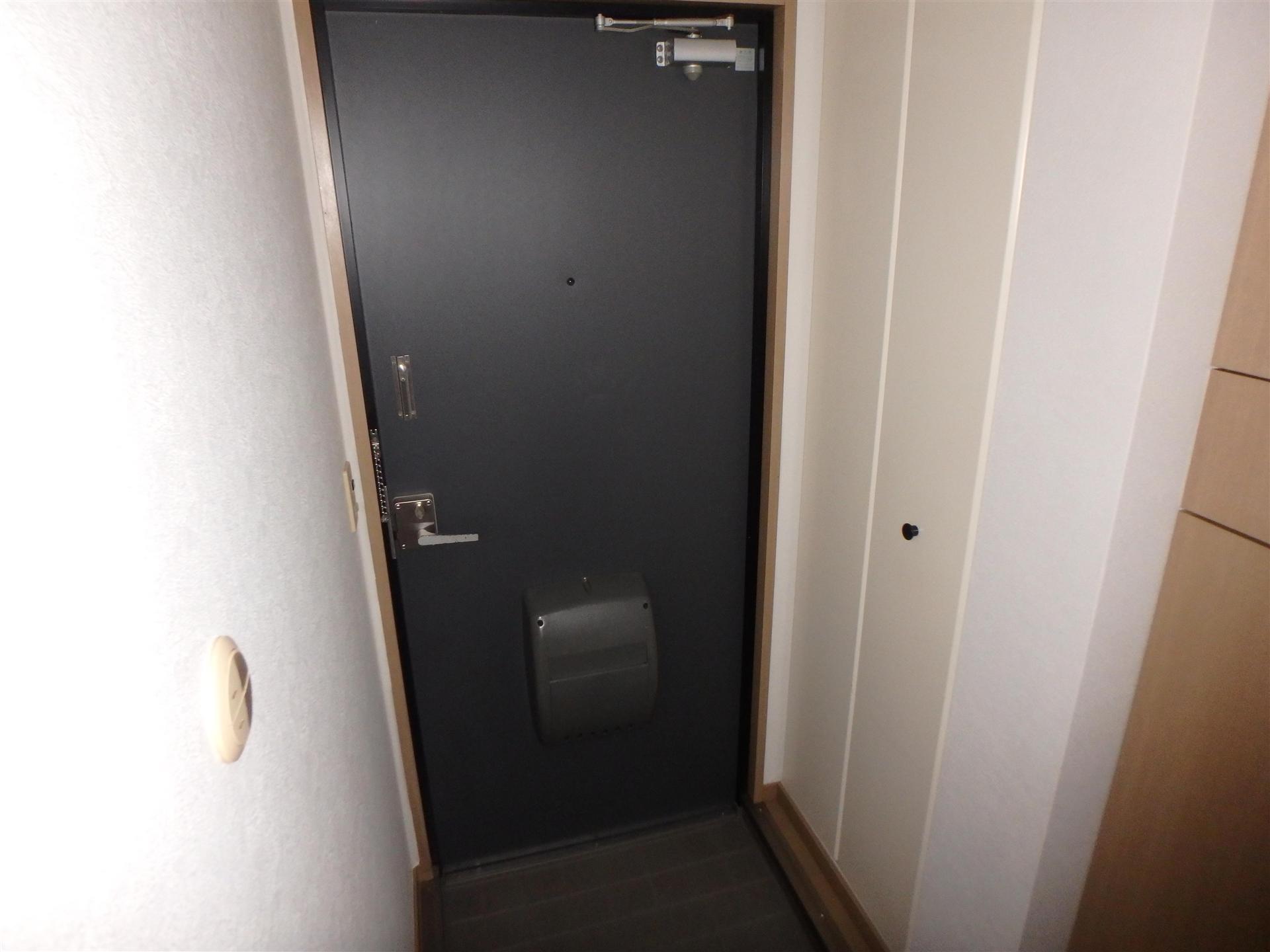 玄関　収納が多めの玄関になります☆