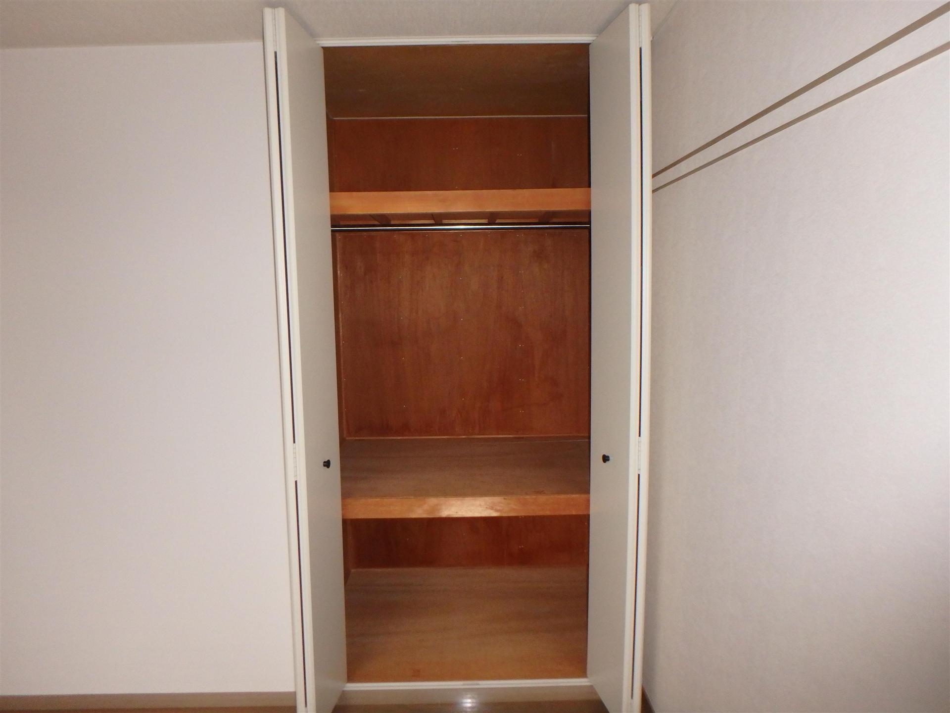 収納　天井まである収納になります☆