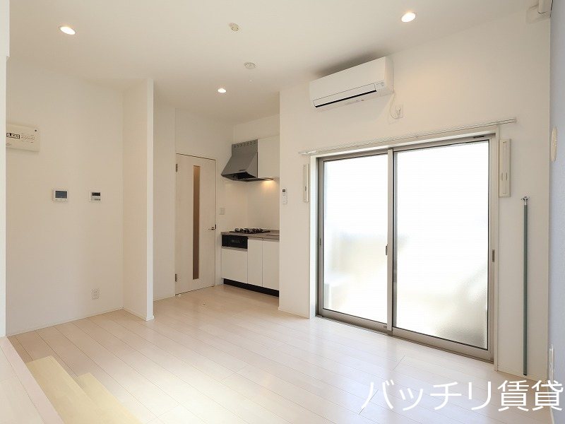 居室・リビング　別号室タイプの為、現状を優先致します。