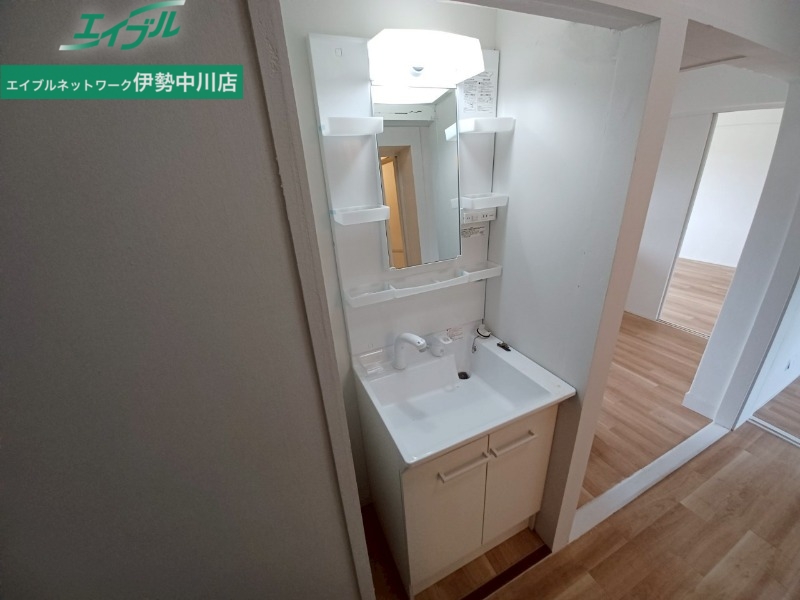 洗面設備　※同物件別部屋のお写真です。