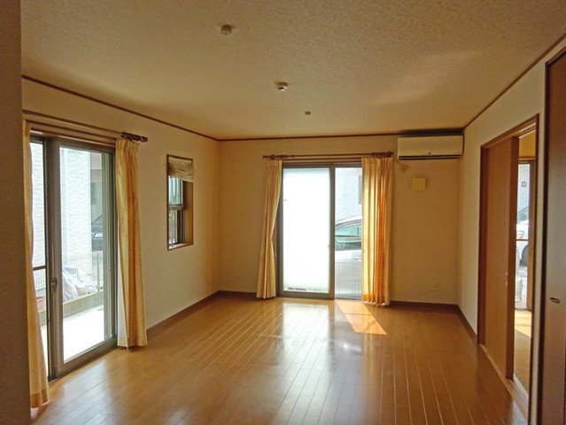 居室・リビング　使いやすい形の為、レイアウトを楽しめます♪