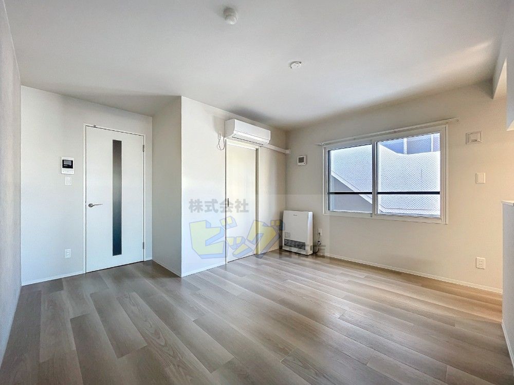 居室・リビング　使いやすい広々としたリビングです♪