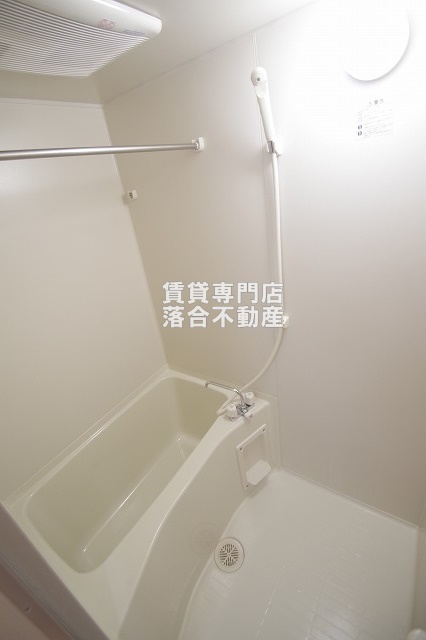 バス・シャワールーム　コンパクトで使いやすいお風呂