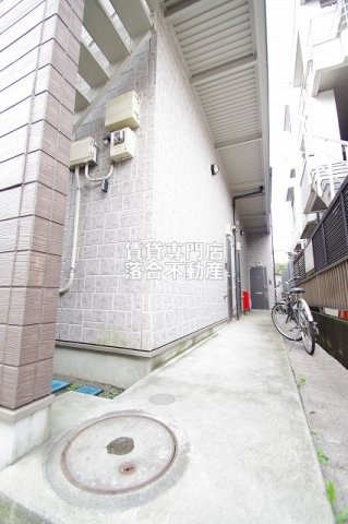 エントランス　清潔感あります♪