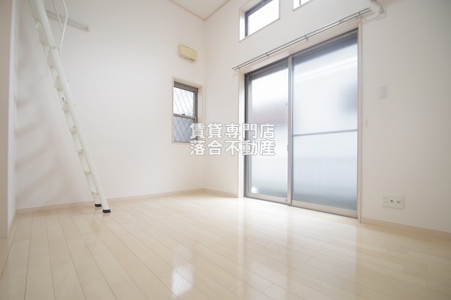 居室・リビング　清潔感のあるお部屋♪