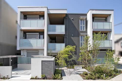 建物外観　積水ハウスの賃貸住宅「シャーメゾン」です。