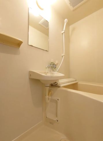 バス・シャワールーム　※別部屋参考写真