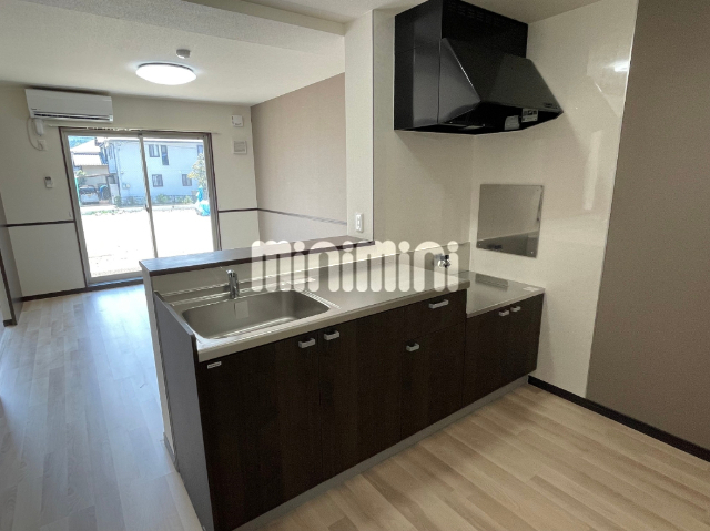 キッチン　人気の対面キッチンです。