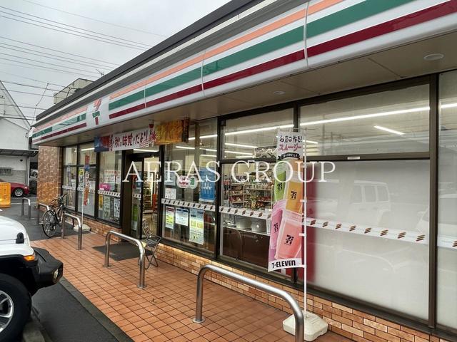 コンビニ　セブンイレブン三鷹牟礼６丁目店（コンビニ）まで520m