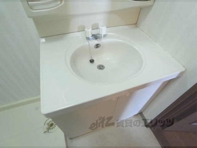 洗面設備　洗面台ぴかぴかです