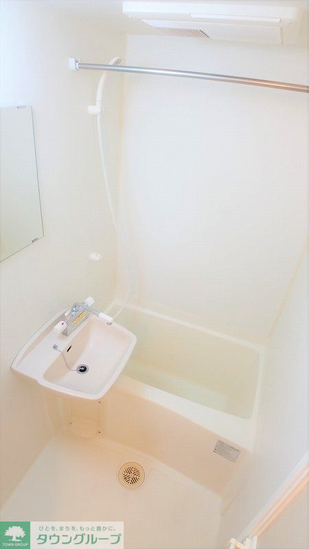 バス・シャワールーム　同タイプの写真です。仕様が異なる場合があります。