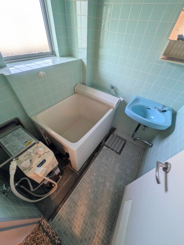 バス・シャワールーム　※他の号室のものです