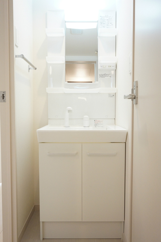 洗面設備　スペースが確保できる洗面所です