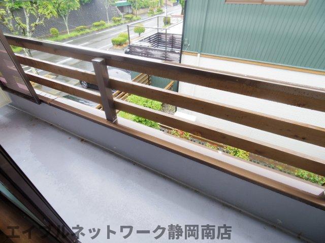 バルコニー　お洗濯にも便利なバルコニー付き