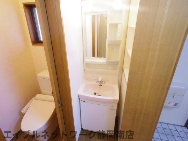 洗面設備　独立洗面化粧台付き