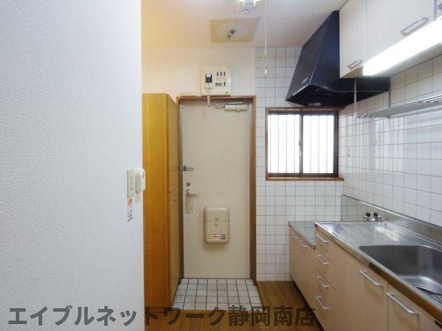 玄関　収納もある玄関です