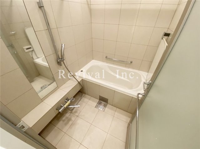 バス・シャワールーム　もちろん追い炊き・浴室乾燥機完備でゆうたりしたバスルーム