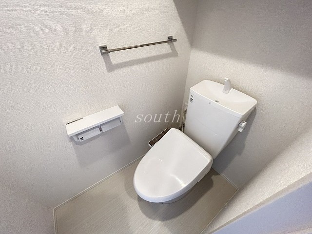 トイレ　ウォシュレット付きのトイレ