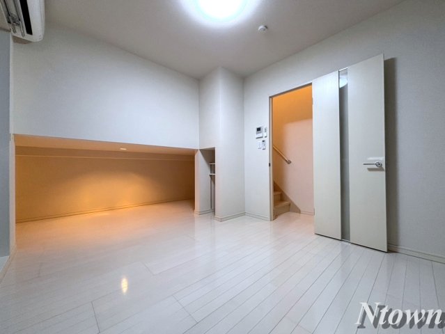 居室・リビング　こちらのリビングで趣味の時間をお楽しみください